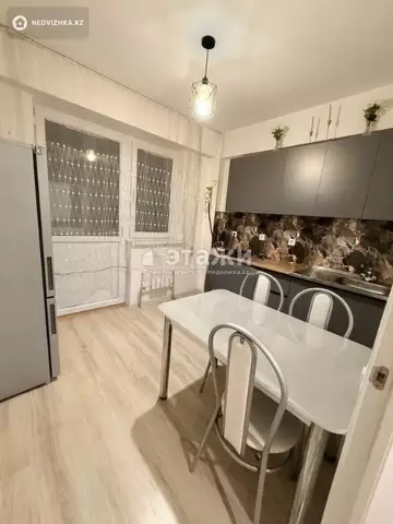 1-комнатная квартира, этаж 3 из 5, 37 м²