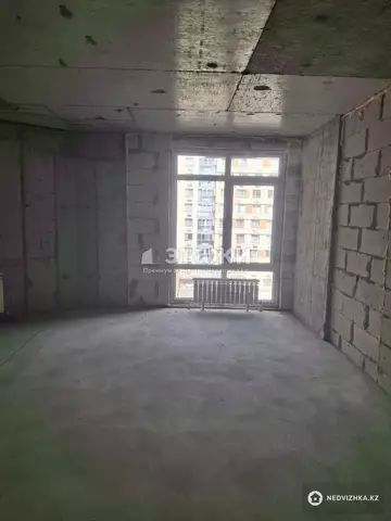 2-комнатная квартира, этаж 8 из 17, 42 м²