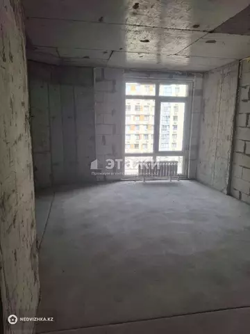 2-комнатная квартира, этаж 8 из 17, 42 м²