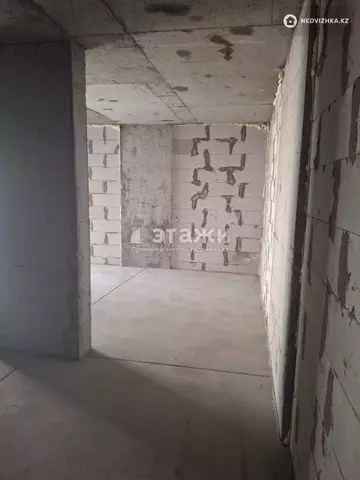 2-комнатная квартира, этаж 8 из 17, 42 м²