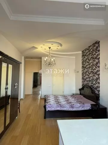 2-комнатная квартира, этаж 7 из 17, 92 м², на длительный срок