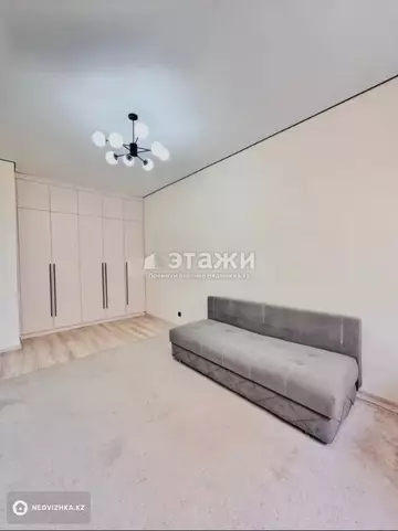 1-комнатная квартира, этаж 1 из 9, 37 м²