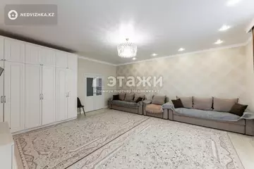 2-комнатная квартира, этаж 10 из 10, 82 м²