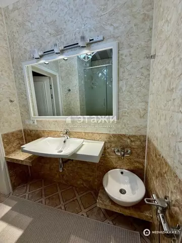 3-комнатная квартира, этаж 3 из 6, 135 м²