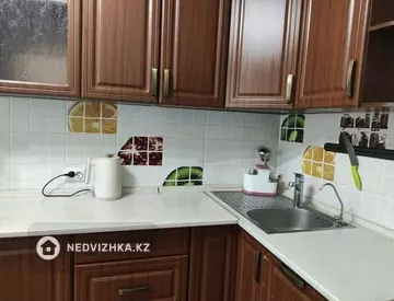 2-комнатная квартира, этаж 3 из 12, 67 м², посуточно