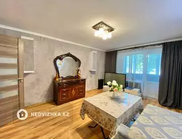 4-комнатная квартира, этаж 1 из 5, 72 м²