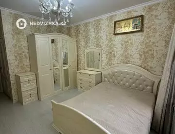 2-комнатная квартира, этаж 4 из 12, 76 м²