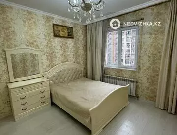 2-комнатная квартира, этаж 4 из 12, 76 м²