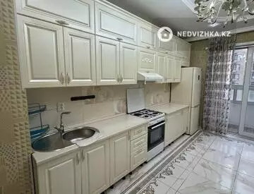 2-комнатная квартира, этаж 4 из 12, 76 м²