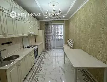 2-комнатная квартира, этаж 4 из 12, 76 м²