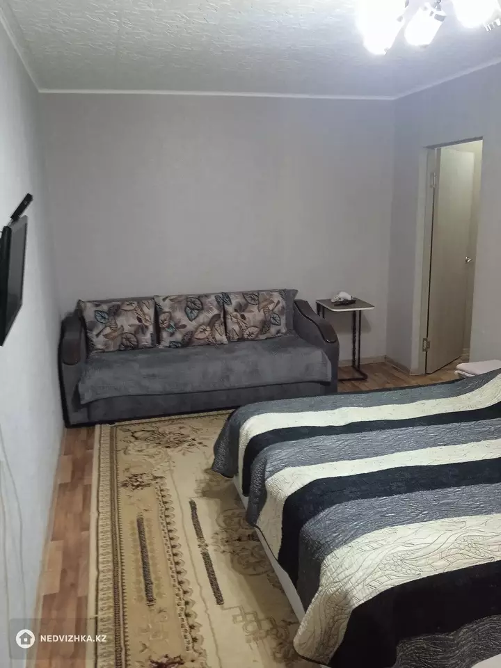 37 м², 1-комнатная квартира, этаж 1 из 5, 37 м², посуточно, изображение - 1