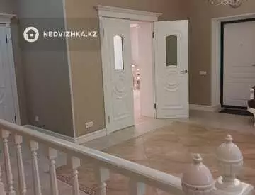 7-комнатный дом, 10 соток, 360 м²