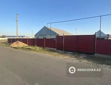 7-комнатный дом, 10 соток, 1 000 м²