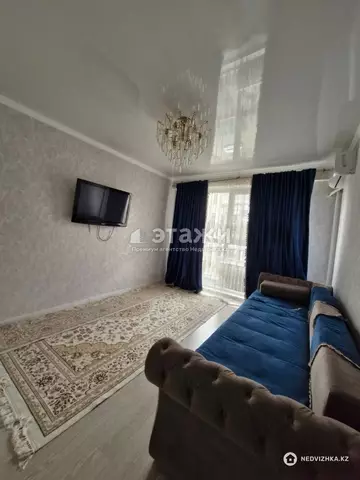 3-комнатная квартира, этаж 6 из 10, 80 м²