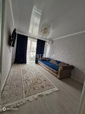 3-комнатная квартира, этаж 6 из 10, 80 м²