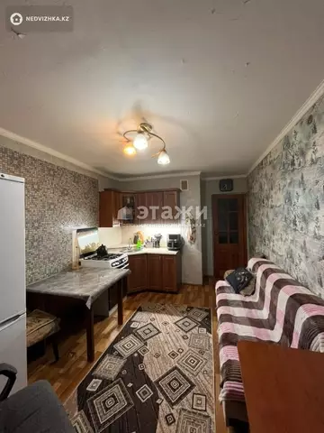 1-комнатная квартира, этаж 3 из 4, 42 м²