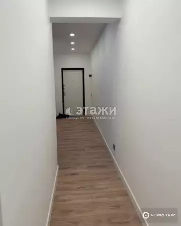 3-комнатная квартира, этаж 2 из 12, 68 м²