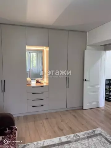 1-комнатная квартира, этаж 4 из 5, 32 м²