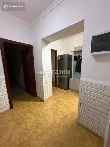 2-комнатная квартира, этаж 1 из 17, 50 м², на длительный срок