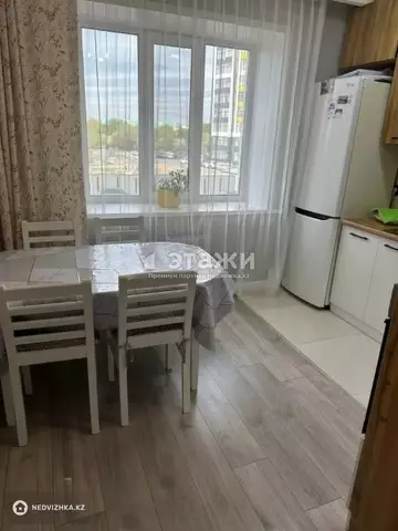 3-комнатная квартира, этаж 2 из 10, 71 м²