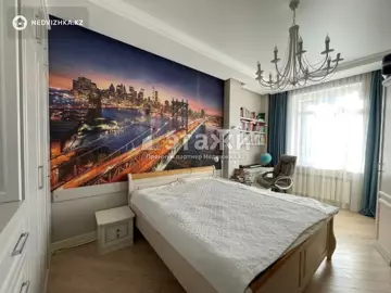 4-комнатная квартира, этаж 12 из 15, 164 м²