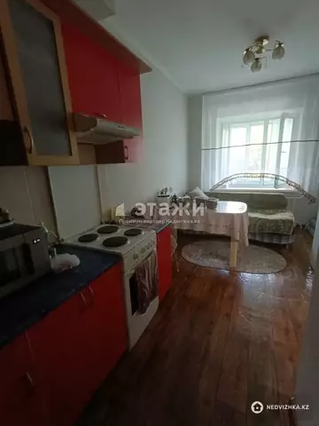 3-комнатная квартира, этаж 2 из 10, 82 м²
