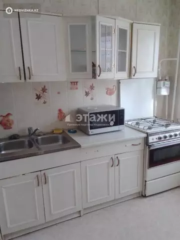 1-комнатная квартира, этаж 4 из 5, 37 м²