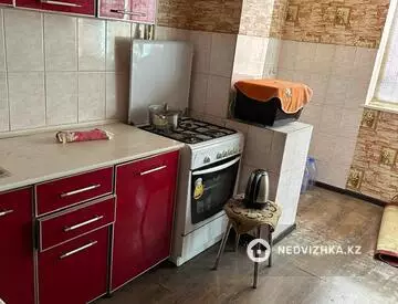 3-комнатная квартира, этаж 2 из 5, 64 м²