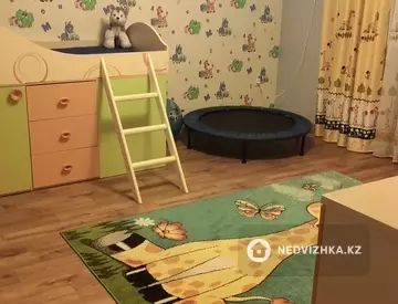 4-комнатный дом, 9 соток, 250 м²