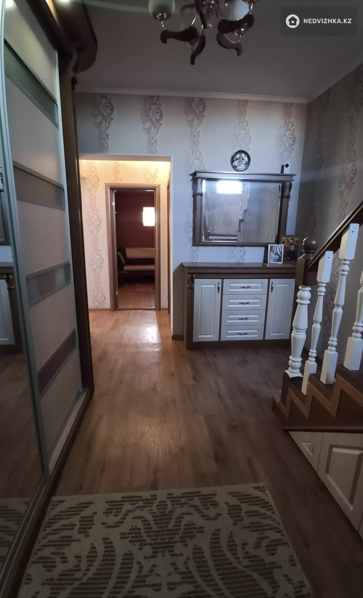 250 м², 4-комнатный дом, 9 соток, 250 м², изображение - 1