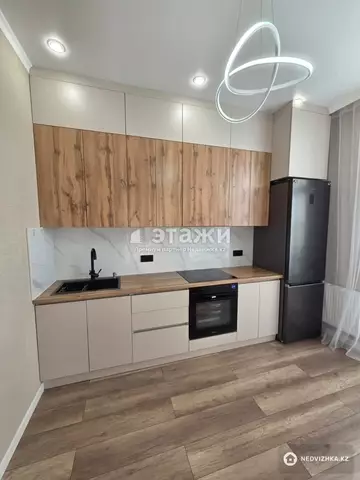 2-комнатная квартира, этаж 13 из 15, 63 м²