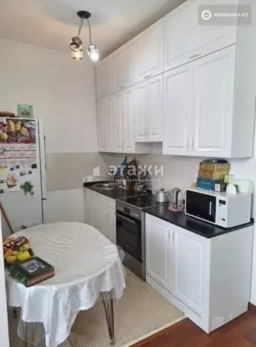 2-комнатная квартира, этаж 11 из 24, 42 м²