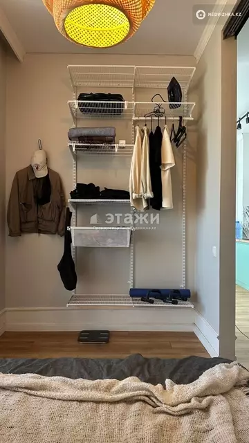 1-комнатная квартира, этаж 10 из 10, 38 м²