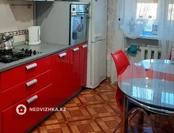 3-комнатная квартира, этаж 5 из 5, 65 м², на длительный срок