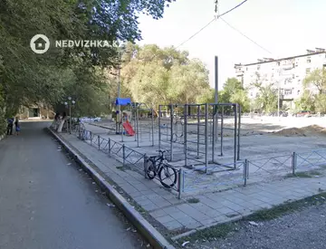 4-комнатная квартира, этаж 1 из 5, 63 м²