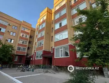 2-комнатная квартира, этаж 4 из 5, 64 м²