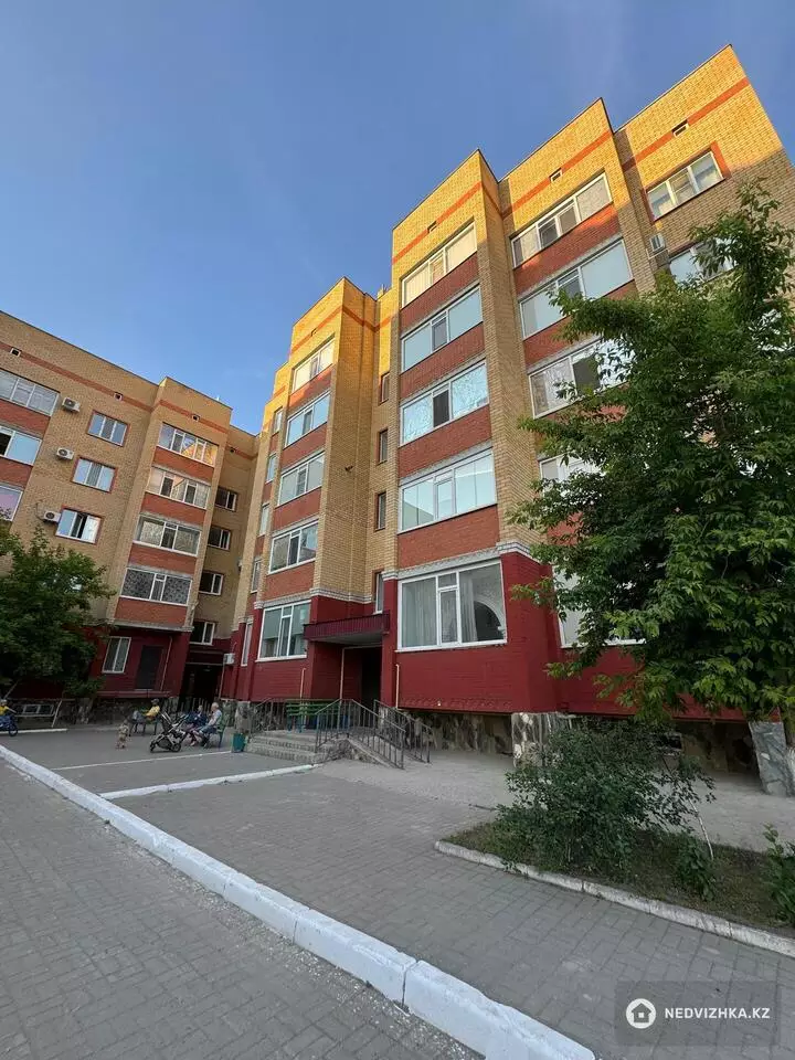 64 м², 2-комнатная квартира, этаж 4 из 5, 64 м², изображение - 1