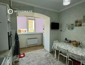 2-комнатная квартира, этаж 4 из 5, 64 м²