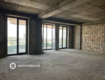 3-комнатная квартира, этаж 8 из 10, 100 м²