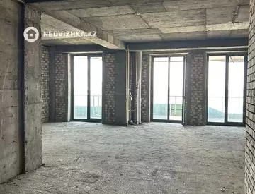 3-комнатная квартира, этаж 8 из 10, 100 м²