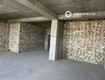 3-комнатная квартира, этаж 8 из 10, 100 м²
