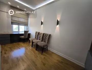 4-комнатная квартира, этаж 5 из 6, 156 м²