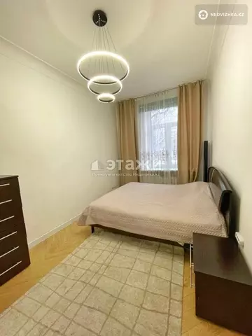 3-комнатная квартира, этаж 2 из 3, 100 м², на длительный срок