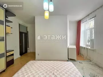 3-комнатная квартира, этаж 2 из 3, 100 м², на длительный срок