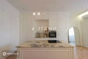 4-комнатная квартира, этаж 6 из 7, 135 м²