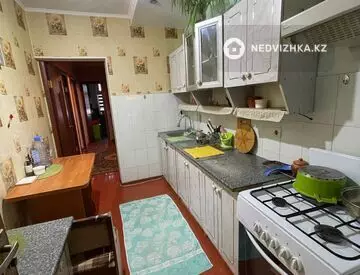 3-комнатная квартира, этаж 4 из 5, 55 м²