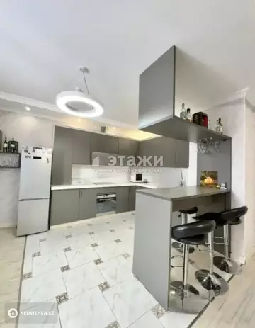 2-комнатная квартира, этаж 14 из 15, 56 м²