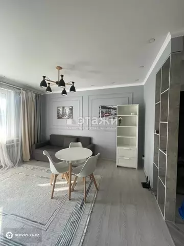 2-комнатная квартира, этаж 3 из 13, 52 м², на длительный срок