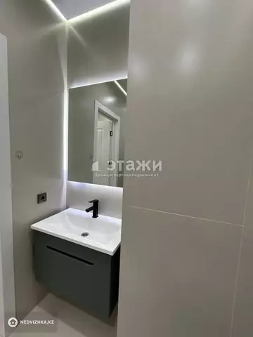 2-комнатная квартира, этаж 9 из 12, 64 м²
