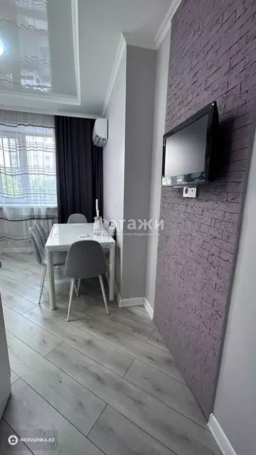2-комнатная квартира, этаж 3 из 10, 64 м²